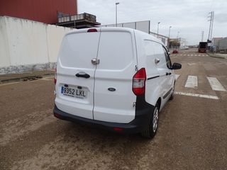 Ford Transit Courier 2020