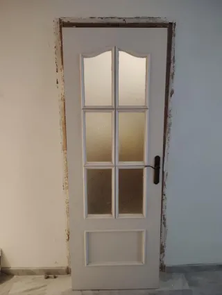 3 puertas de paso y 1 de cristal