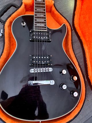 Guitarra Electrica Washburn LP Custom con Estuche