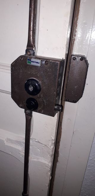 Cerrajero 24h - Aperturas y Cambio de Cerraduras