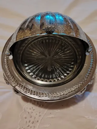 Plato inglés elegante metal plateado