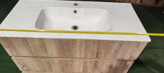 Mueble de baño con lavabo de porcelana