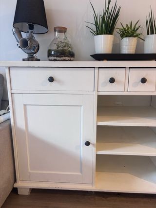 Mueble de comedor blanco