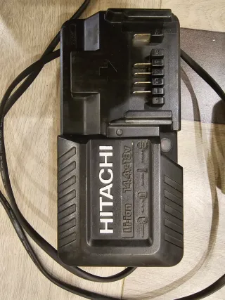 Taladro Hitachi DV18DJL a batería