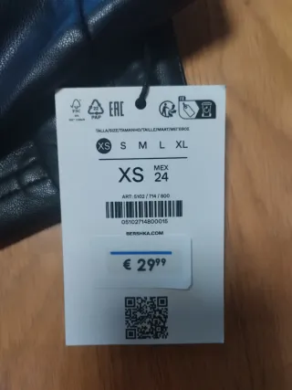 Pantalón negro efecto piel