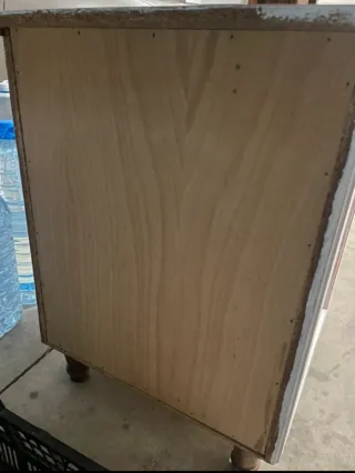 Mesita de noche de madera