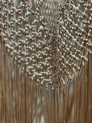 Chal macramé dorado rosa boda