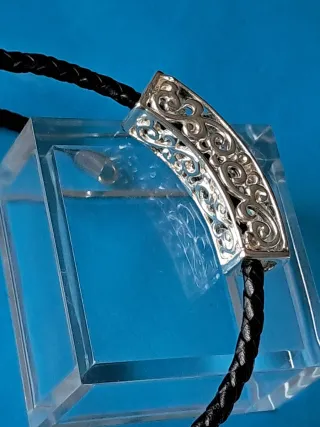 Collar plata filigrana y cuero trenzado