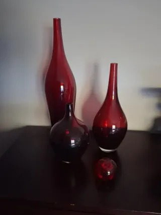 Juego 3 Jarrones Cristal Soplado Rojo y una bola.