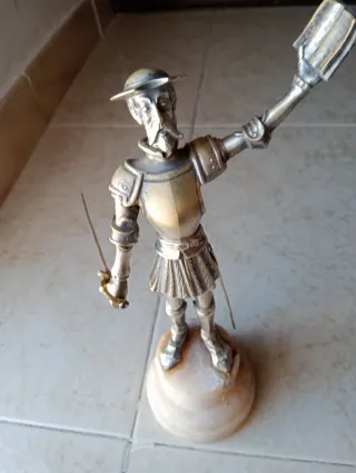 Figura Don Quijote Bronce y Mármol