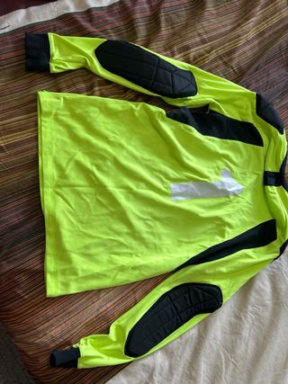 Equipación Portero Kipsta Verde y Negro, para niño