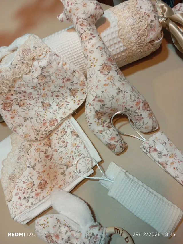 Canastilla de tela floral