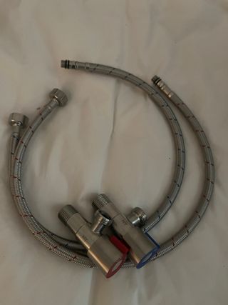 Llaves de corte y latiguillos 60cm