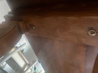 Mesa de comedor de madera rústica