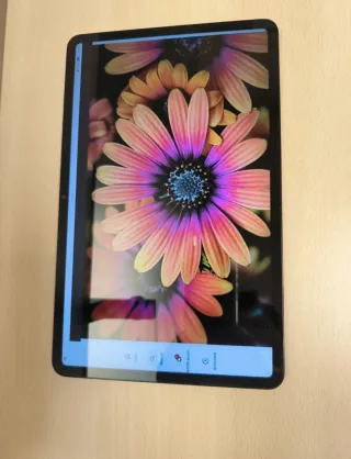 Honor Pad 8 12" con cha, cargador y funda.