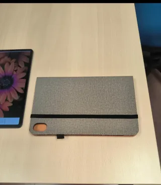 Honor Pad 8 12" con cha, cargador y funda.