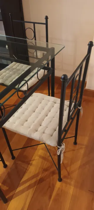 Mesa y 4 Sillas de Forja y Cristal