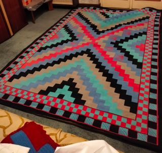 Tappeto geometrico multicolore