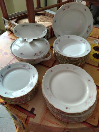 Servizio Piatti Porcellana Oro e Bianco