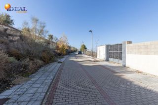 Terreno en venta en Zubia (La)