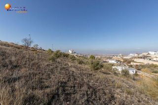 Terreno en venta en Zubia (La)