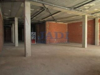 Local comercial en venta en Valdepeñas