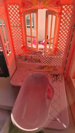 Casa Barbie rosa con accessori