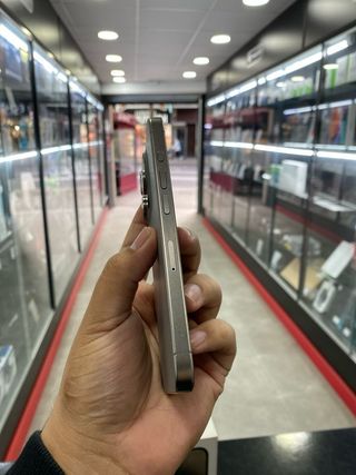 iPhone 15 Pro 128GB Natural Titanio