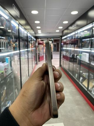 iPhone 15 Pro 128GB Natural Titanio