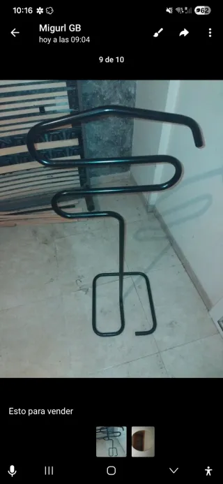 Perchero de pie metálico negro