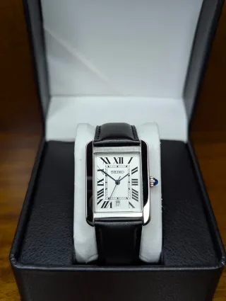 Reloj Seiko Mod Vintage Tank Negro Blanco y Azul