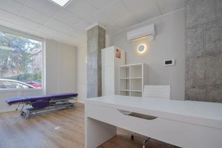 Local comercial en venta en Cervantes en Granada