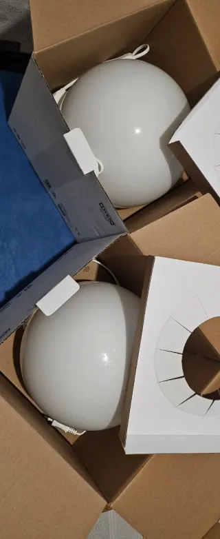 Lampada da tavolo bianca