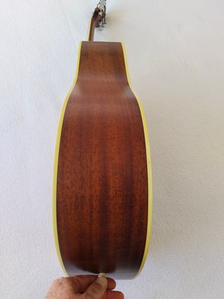 Guitarra Washburn WD32S en madera maciza. 2003