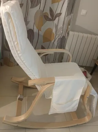 Silla mecedora con reposapiés