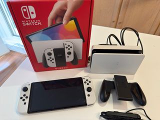 Nintendo Switch OLED Bianca