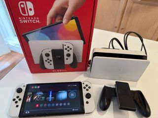 Nintendo Switch OLED Bianca