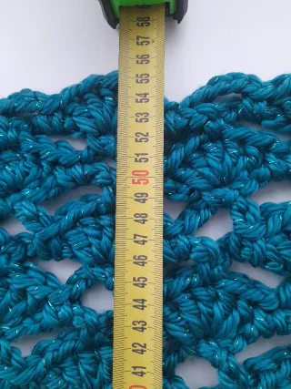 Preciosa toquilla crochet verde oscuro