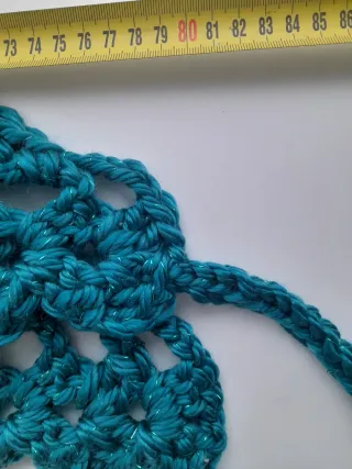 Preciosa toquilla crochet verde oscuro