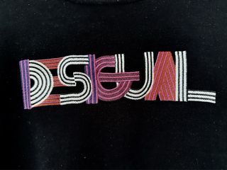 Jersey Desigual negro con logo multicolor