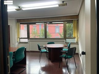 Oficina en alquiler en Centro Ciudad en León