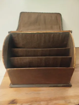 Portacartas cuero repujado inglés cosido