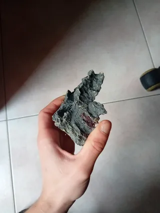 Decoración rocosa para acuario