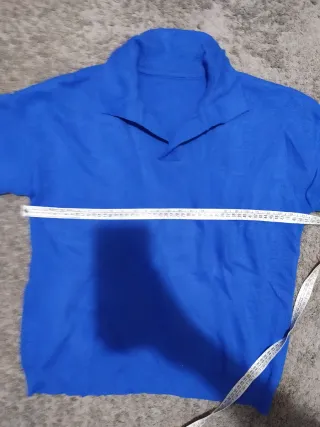 Maglietta blu da donna con colletto