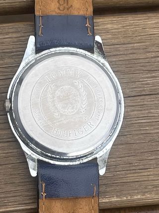 3 relojes de Cuarzo en buen estado Tommy y Tous