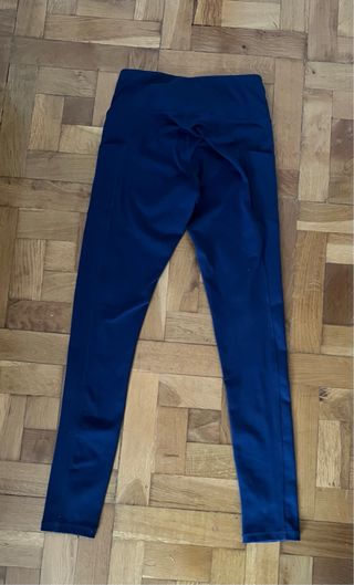 Leggings con bolsillos. Marca Crz Yoga. Talla S