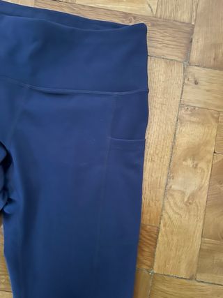 Leggings con bolsillos. Marca Crz Yoga. Talla S