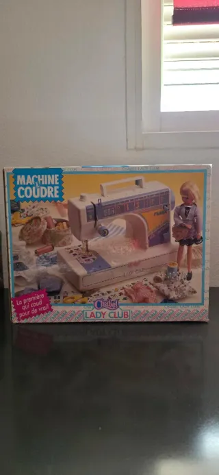 Lote Módulo dormitorio Chabel y máquina de coser