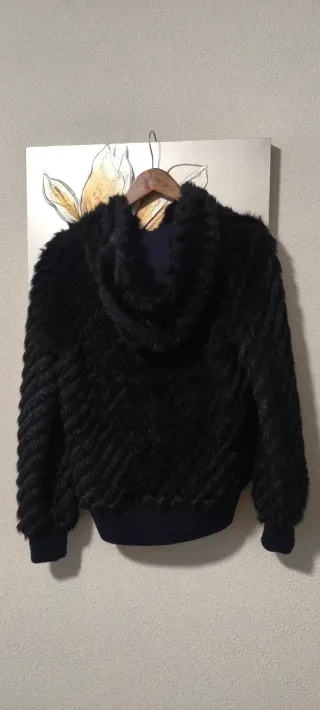 Abrigo pelo corto negro