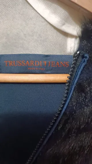 Abrigo pelo corto negro